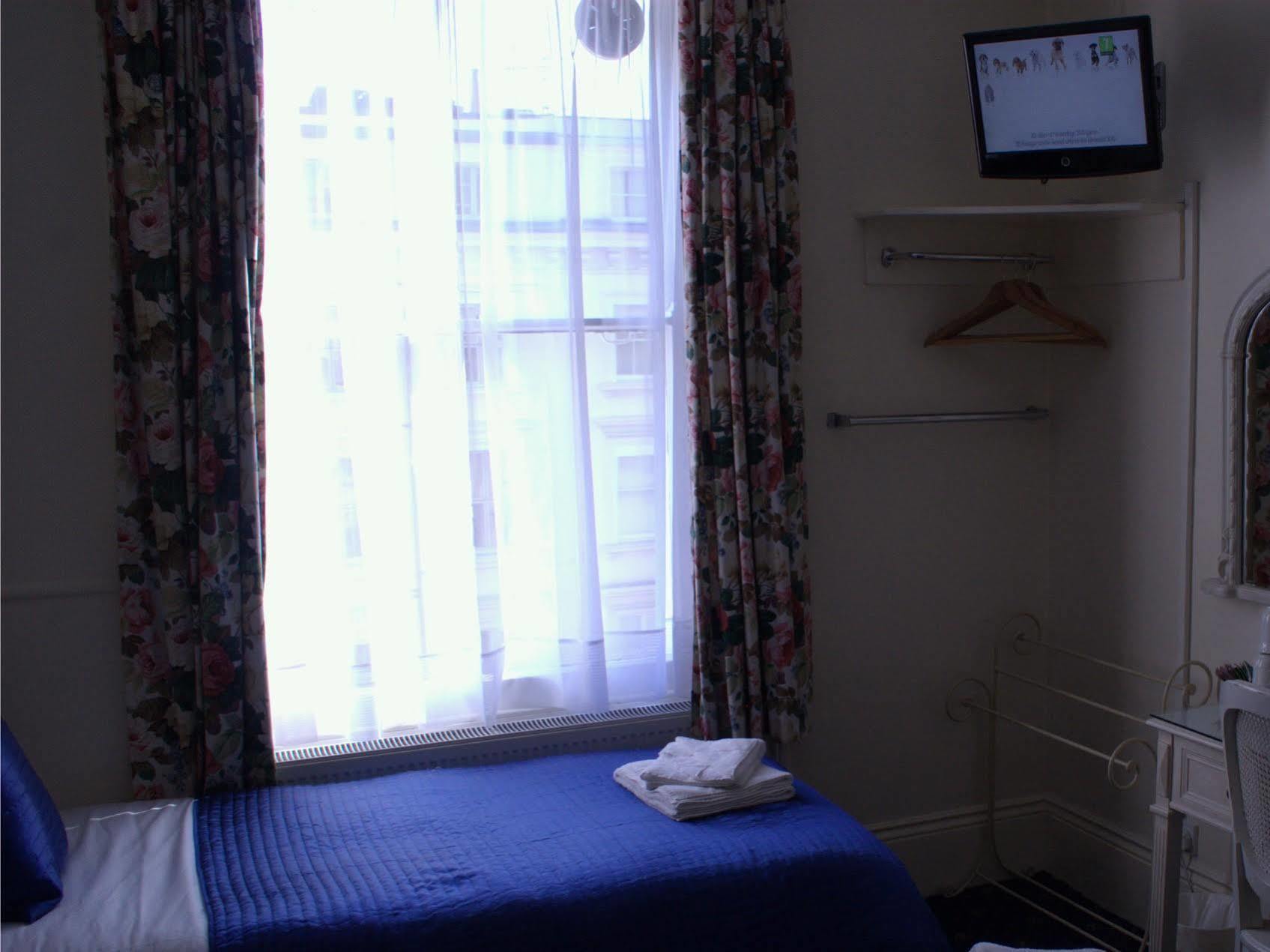 Blades Hotel Лондон Екстериор снимка