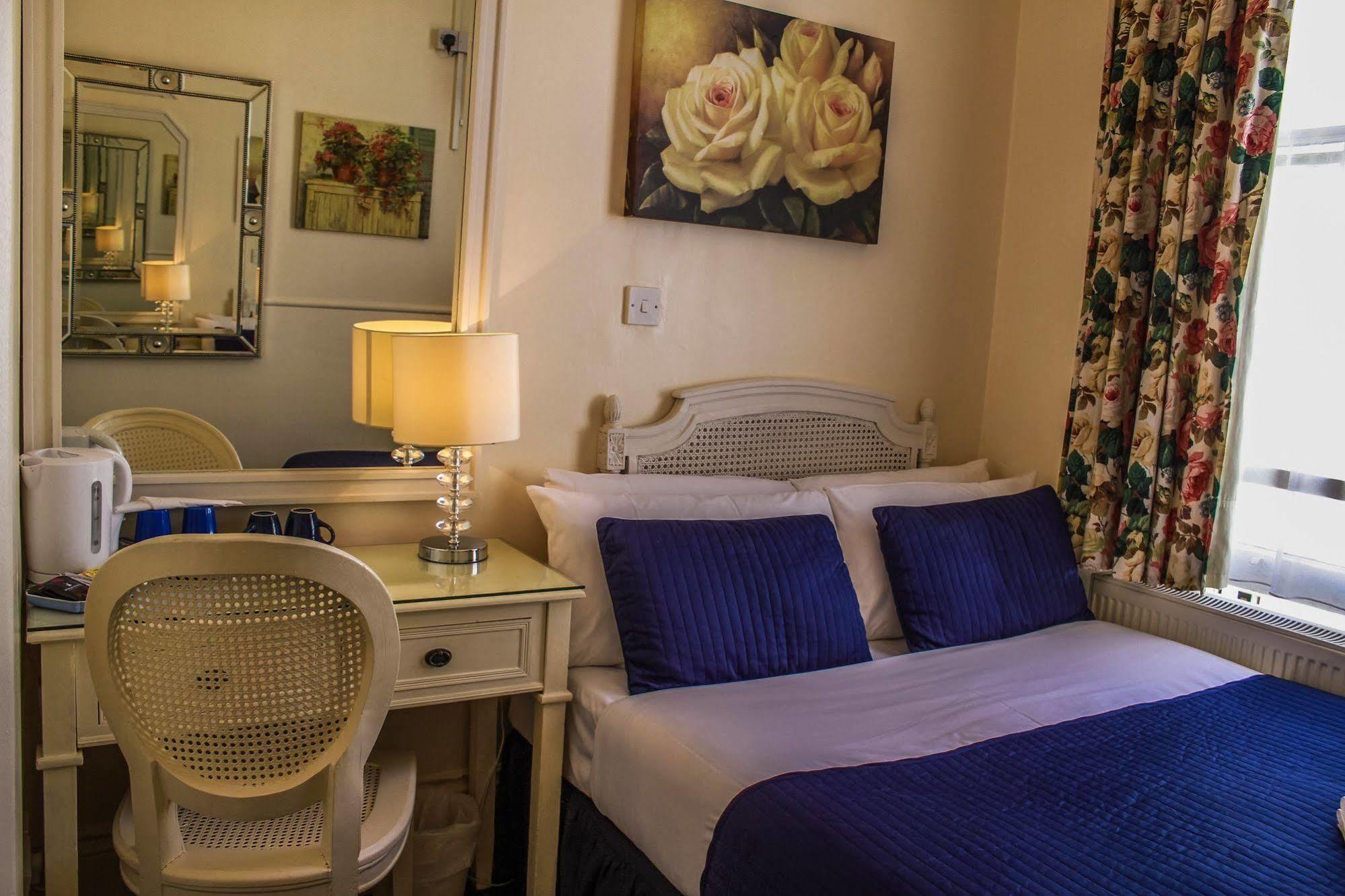 Blades Hotel Лондон Екстериор снимка