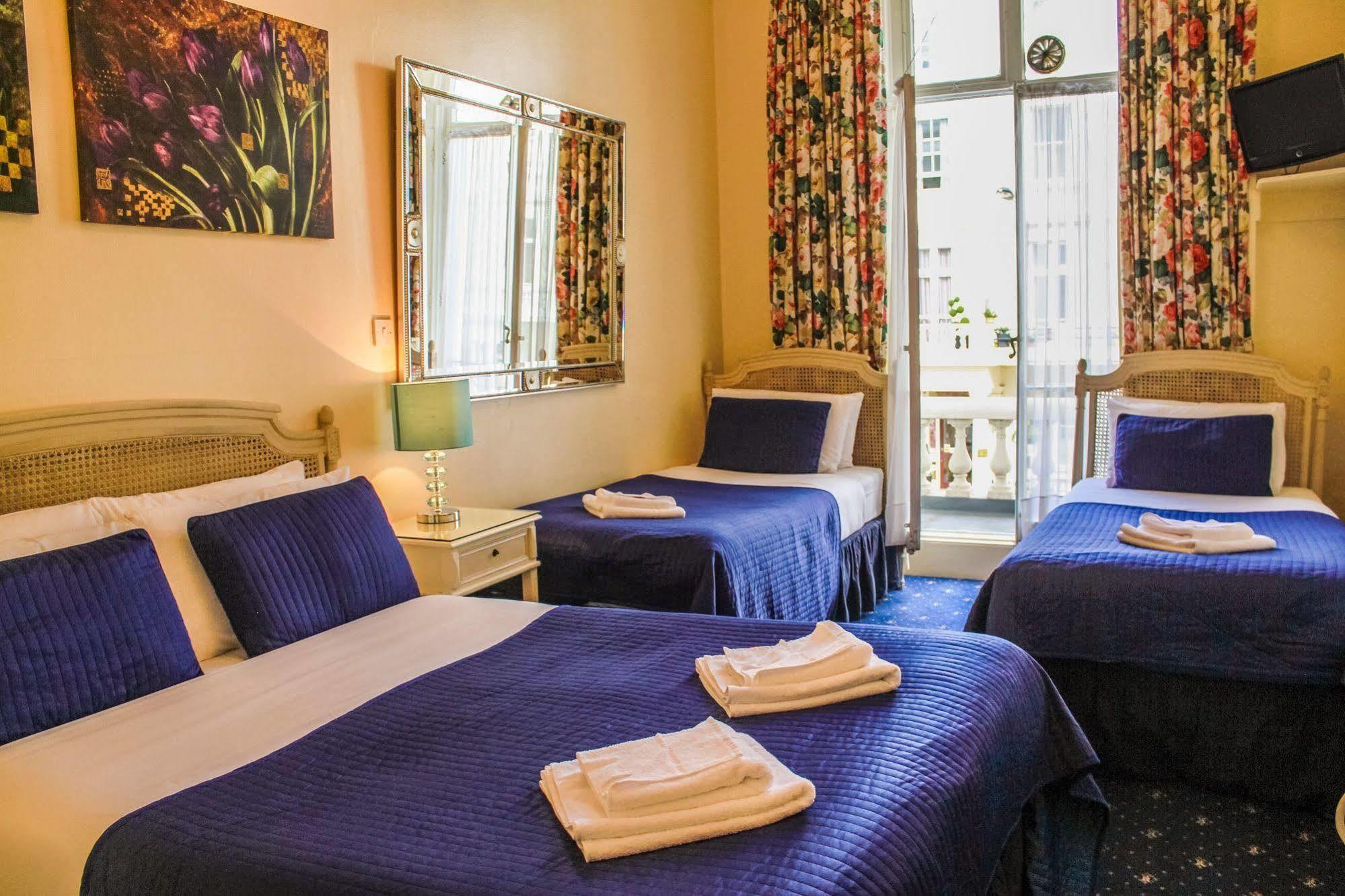Blades Hotel Лондон Екстериор снимка
