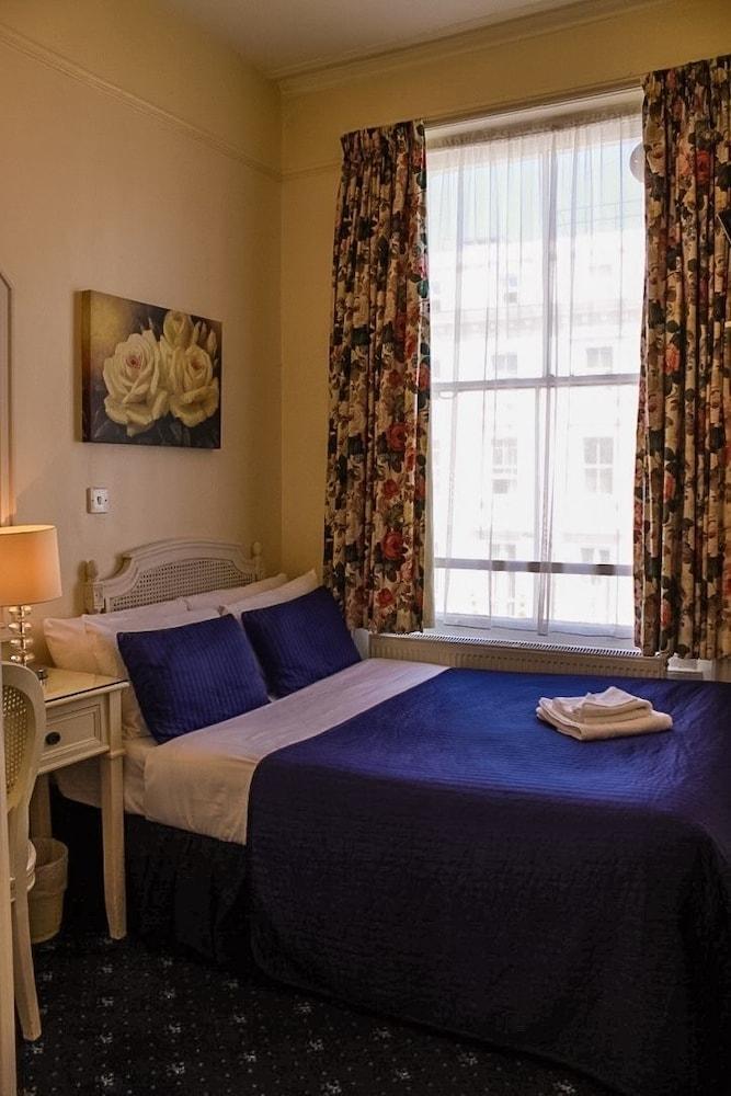 Blades Hotel Лондон Екстериор снимка